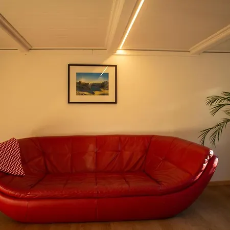 Uncle Eric's Alpesi faház