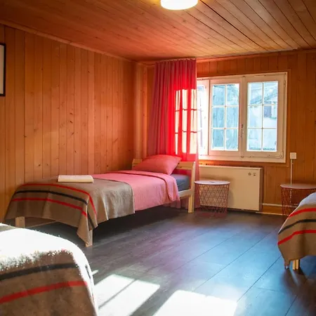 Uncle Eric's Alpesi faház