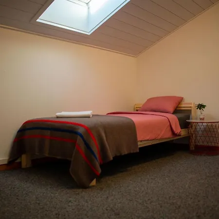 Uncle Eric's Alpesi faház